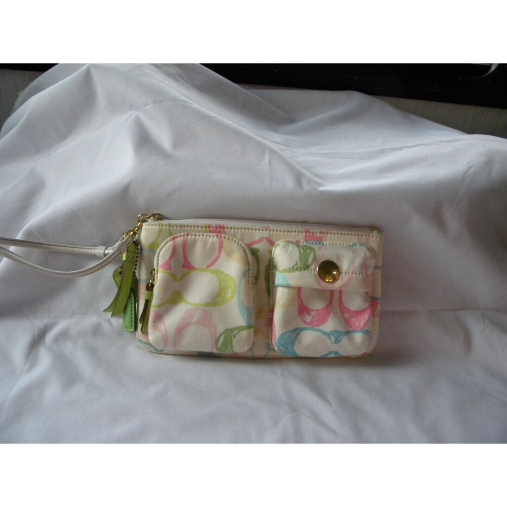 Coach Pastel Scribble Very Rare wristlet with 2 hang tags